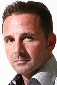 Дэвид Перри